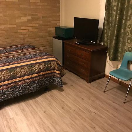 Lakeview Motel 투 리버 외부 사진