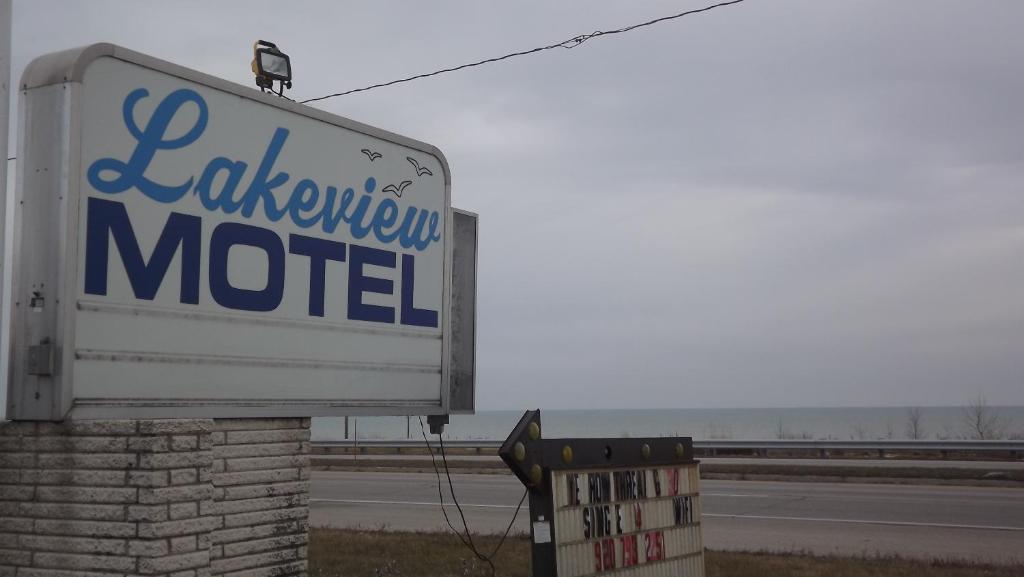 Lakeview Motel 투 리버 외부 사진